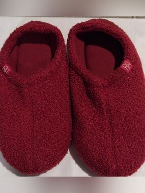 Plush Burgundy Slip-On House Slippers
